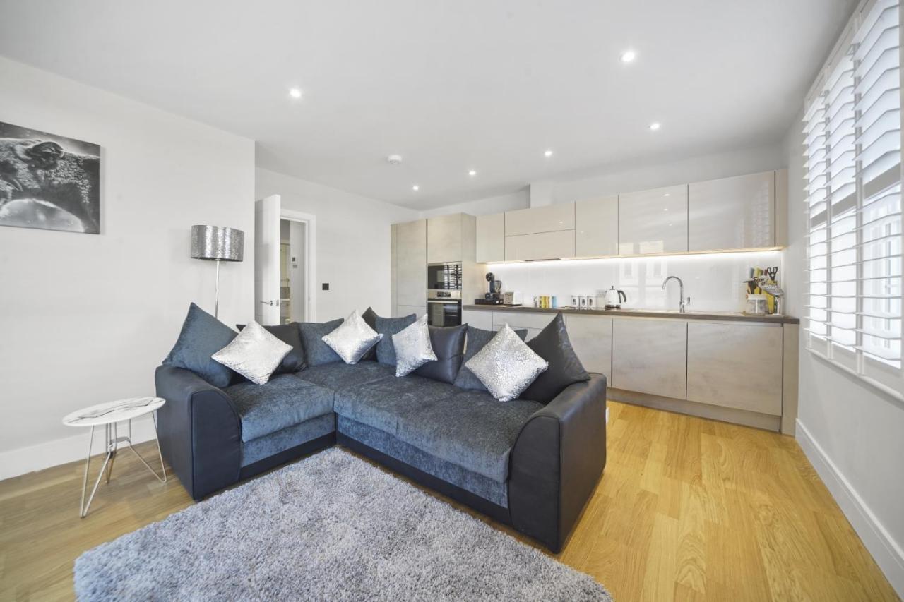 Flat 1 Bridge House Appartement Staines-upon-Thames Buitenkant foto