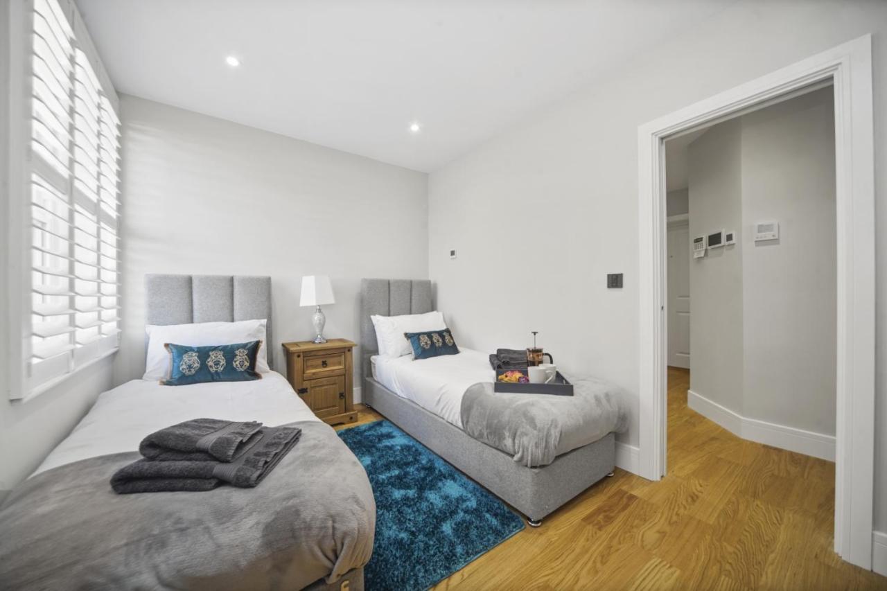 Flat 1 Bridge House Appartement Staines-upon-Thames Buitenkant foto